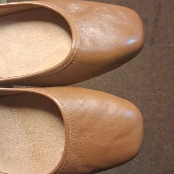 Vionic Brown Leather Slip On Ballet Flats 8 - Picture 2 of 6